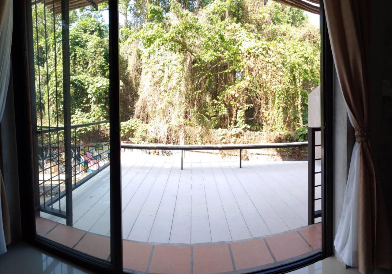 White Jail At Koh Tao Hostel Esterno foto