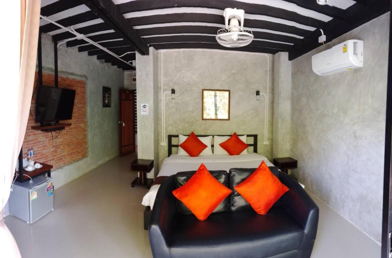 White Jail At Koh Tao Hostel Esterno foto