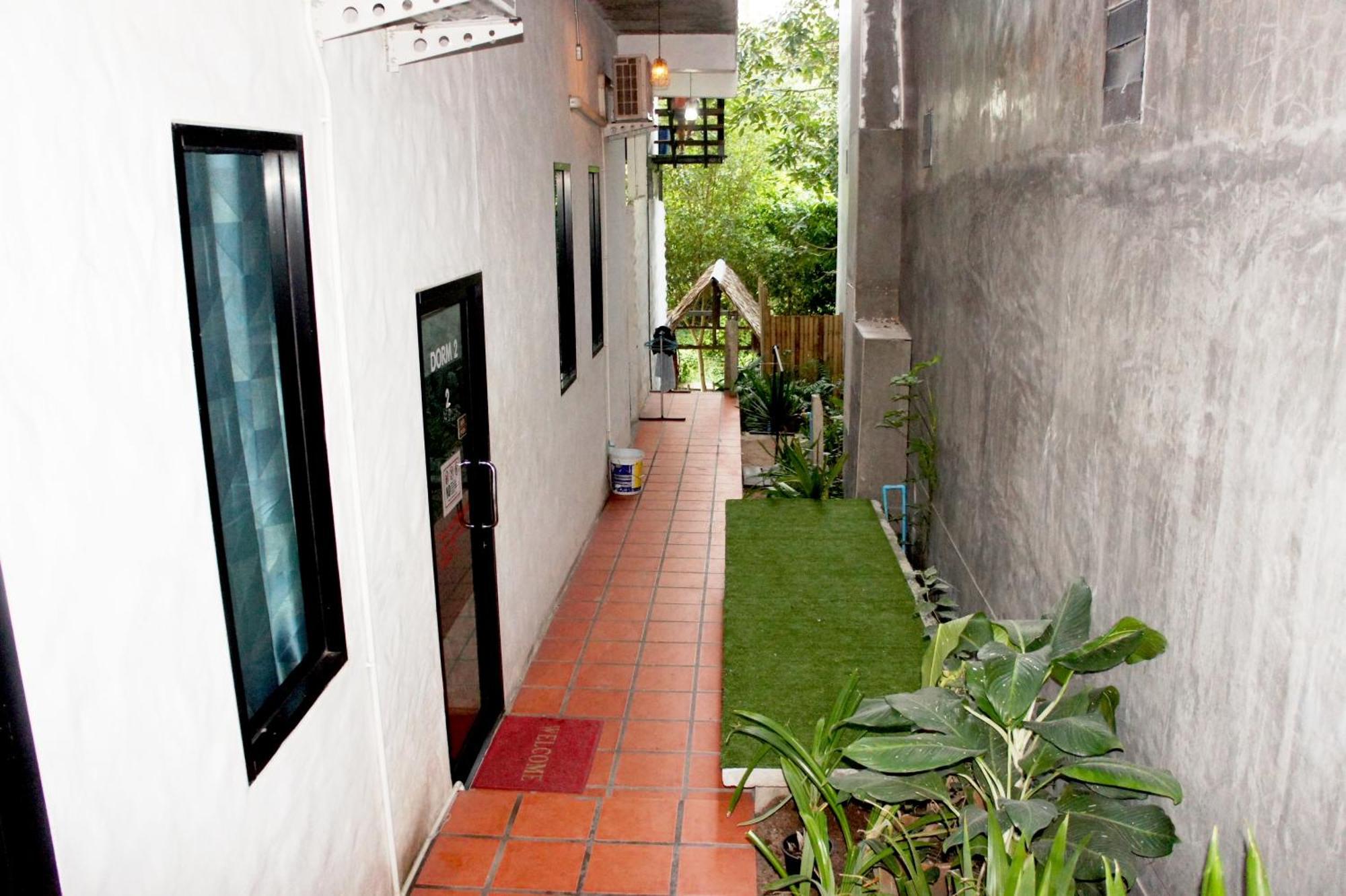White Jail At Koh Tao Hostel Esterno foto