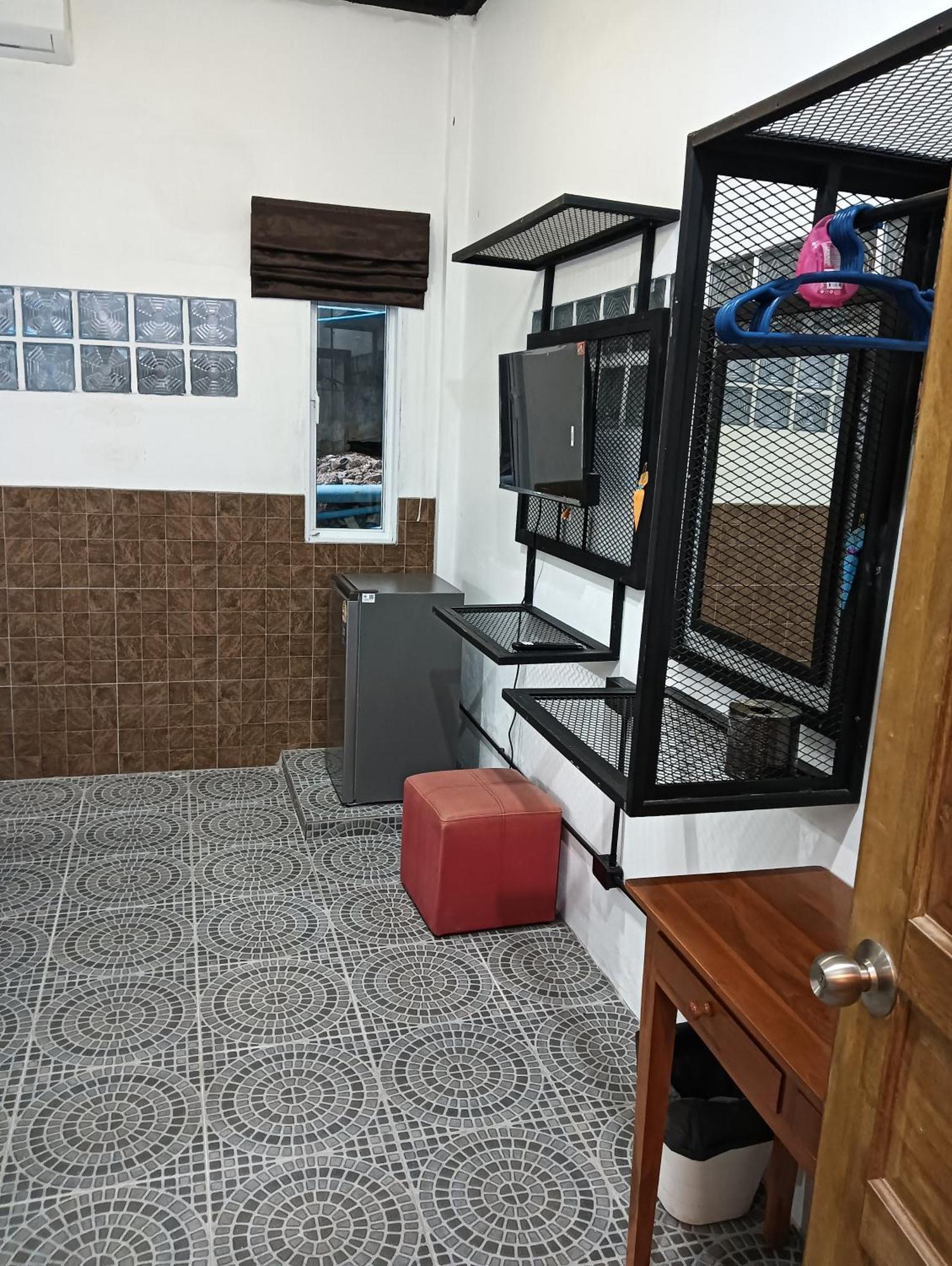 White Jail At Koh Tao Hostel Esterno foto