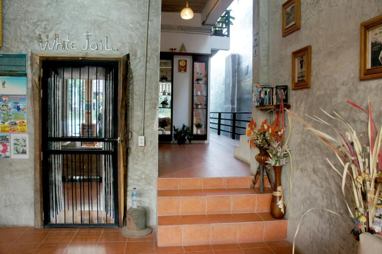 White Jail At Koh Tao Hostel Esterno foto